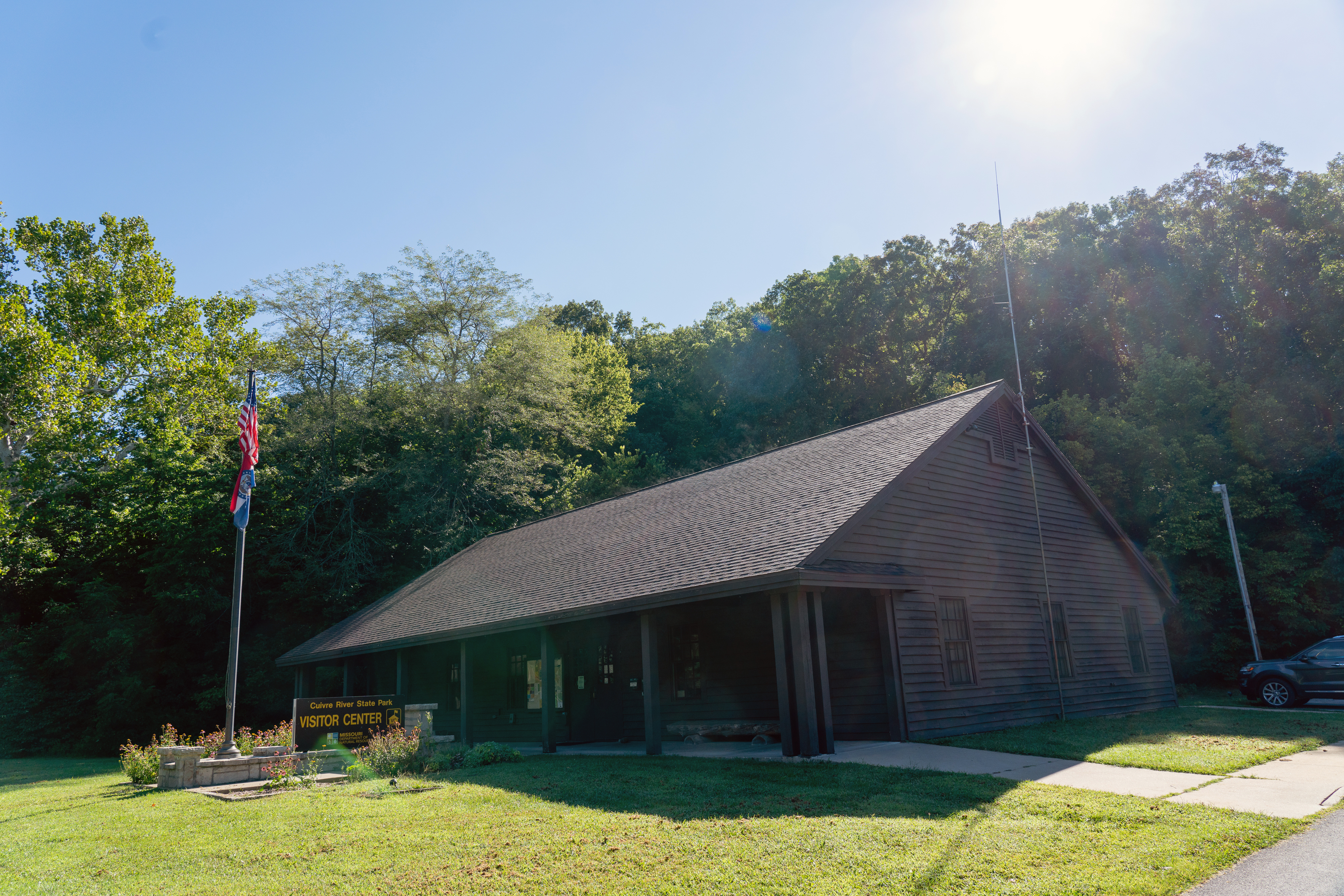 Exterior of the Cuivre River State Park visitor center