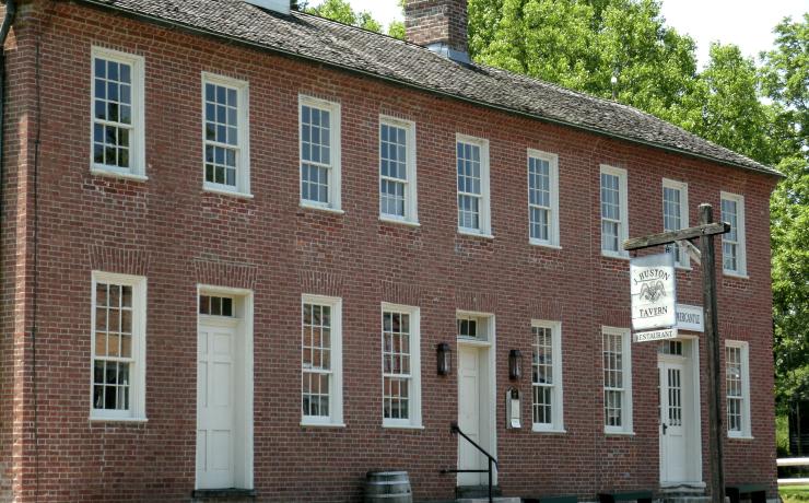 Exterior of a colonial era tavern and restaurant