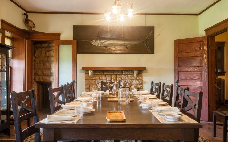 Historic Bothwell dining room display